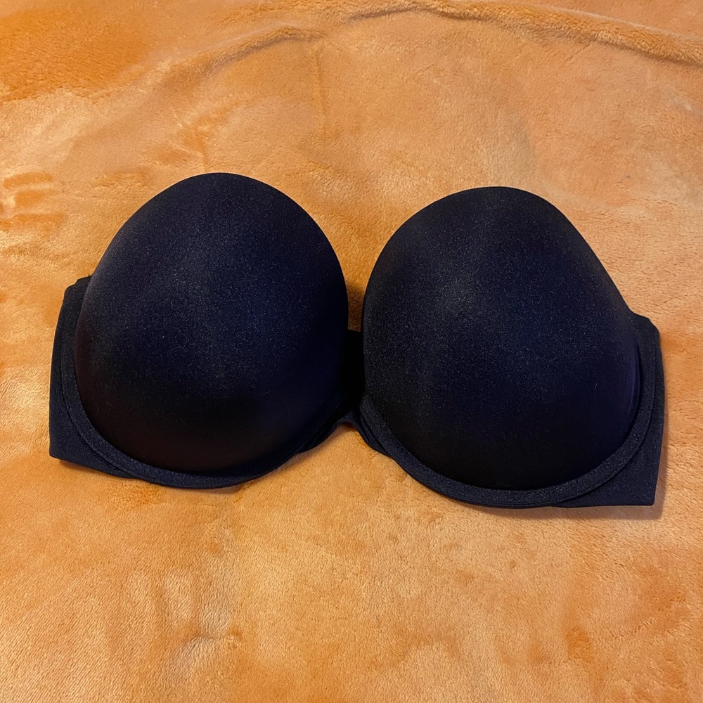 Felina black padded push-up strapless bra. Excellent condition! 36D